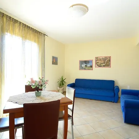 Tra Il Fuoco Dell'etna E Taormina Piedimonte Etneo