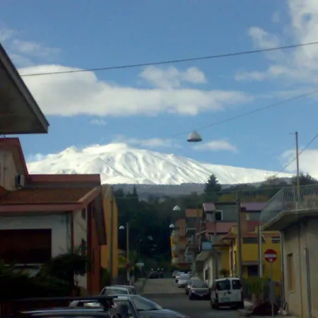 Tra Il Fuoco Dell'etna E Taormina * Piedimonte Etneo