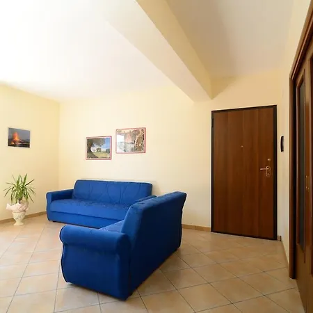 Tra Il Fuoco Dell'etna E Taormina Piedimonte Etneo