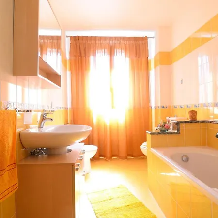 Tra Il Fuoco Dell'etna E Taormina *